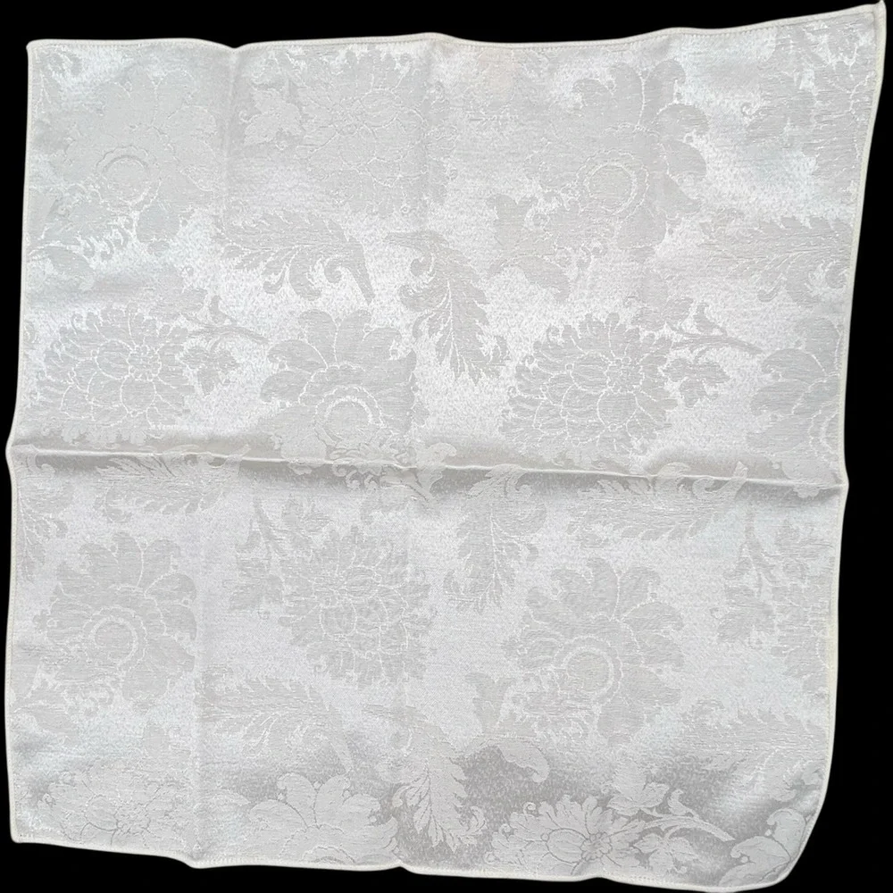VTG Set of 4 Ivory XL Cream Damask Luncheon Dinner Napkins Floral 16‎ x 16